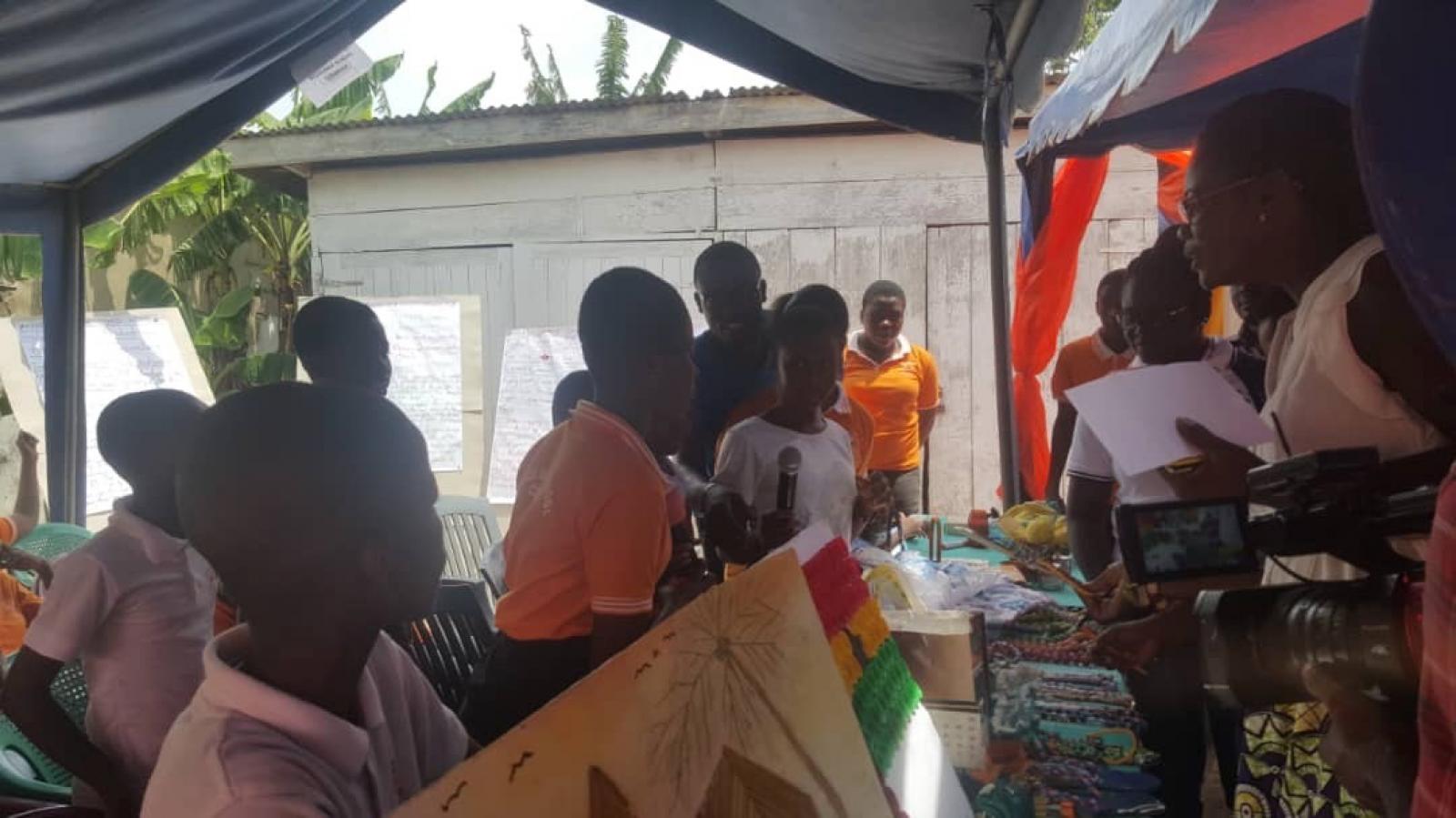 Girls making jewellery