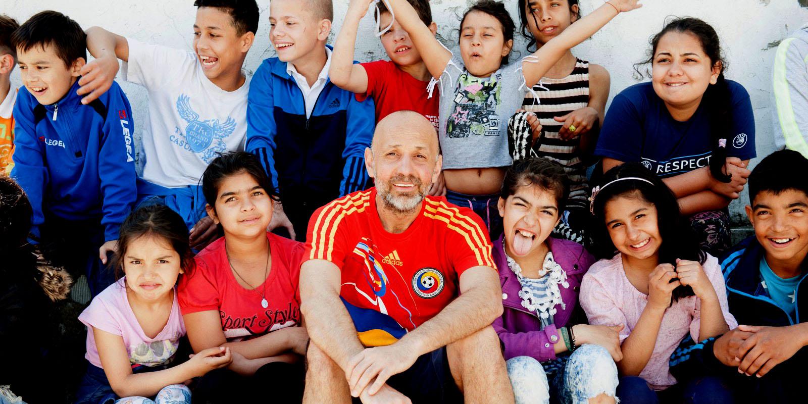 Valeriu with children from Ferentari